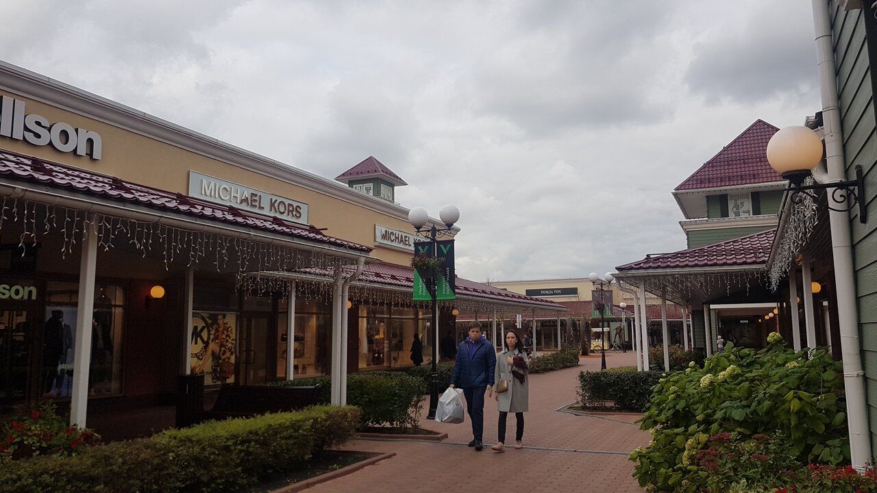 ТЦ Vnukovo Outlet Village – аренда и продажа торговых помещений в Торговом  центре Vnukovo Outlet Village, Москва, Московский поселение, Лапшинка  деревня, вл8к11 – Коммерческая недвижимость ЦИАН