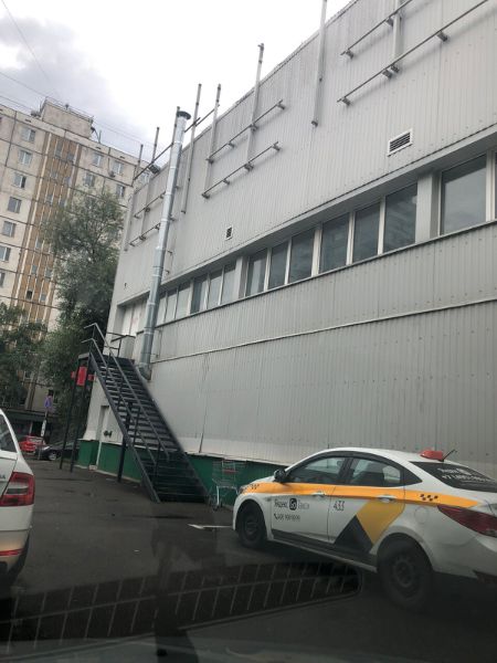 Торговый центр в Староватутинском проезде, 12с1