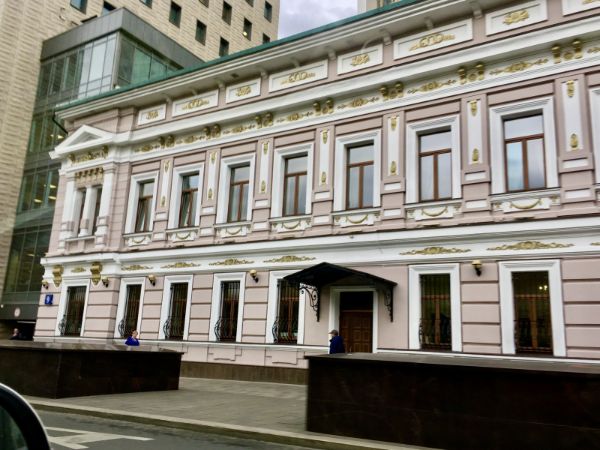 Административное здание на ул. Коровий Вал, 9