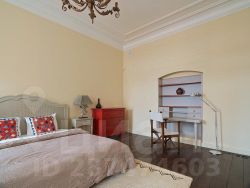 5-комн.кв., 230 м², этаж 5