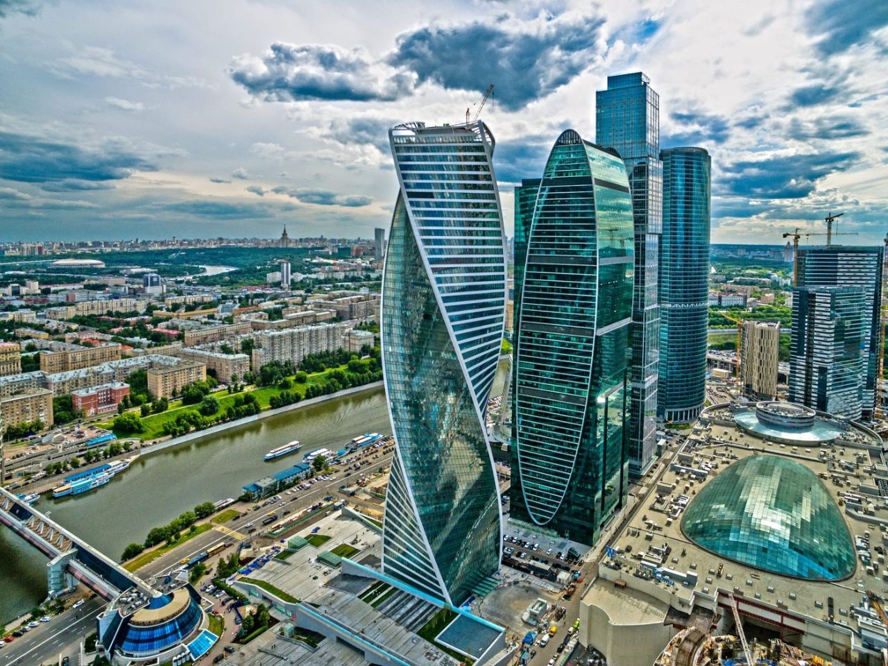 Бизнес Центр Башня Эволюция. Москва-Сити