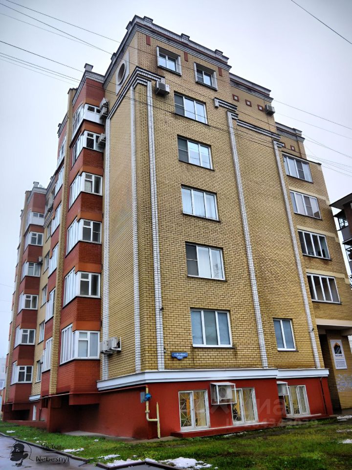 Продается квартира в Липецке, 125 кв.м, 3 комнаты, 6 этаж, без отделки. Удобное расположение, современный дом, просторная кухня 12.9 кв.м.
