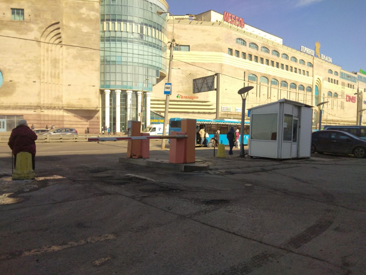 Торговом центре Твин Плаза