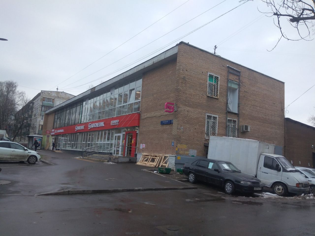 Торговом центре на ул. Нагорная, 37