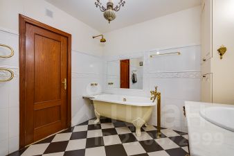 2-комн.кв., 75 м², этаж 4