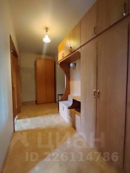 1-комн.кв., 42 м², этаж 3