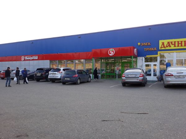 Торговый центр в деревне Красная Пахра, дв144с1