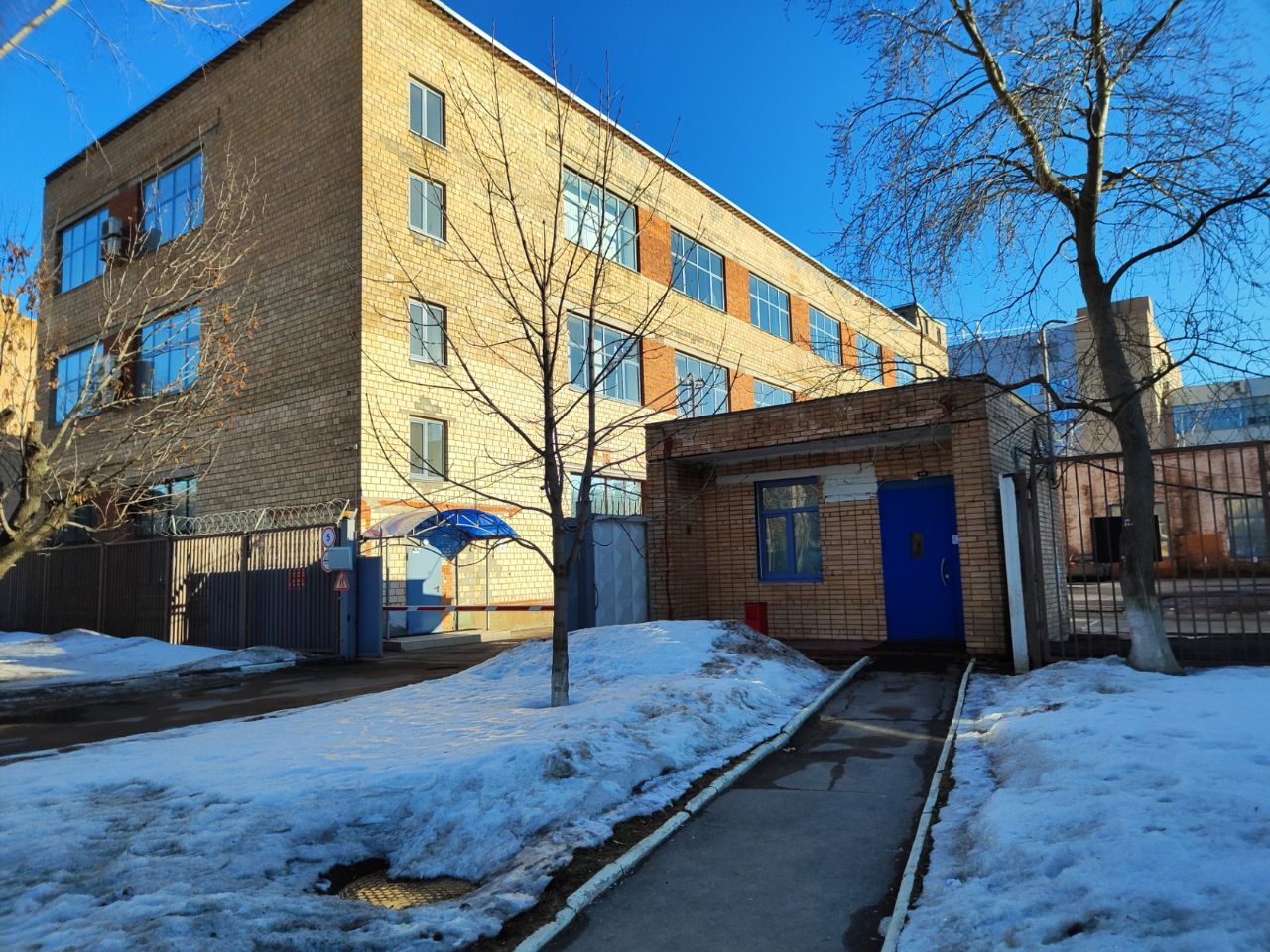 Складском комплексе на ул. Кирпичная, 21к2