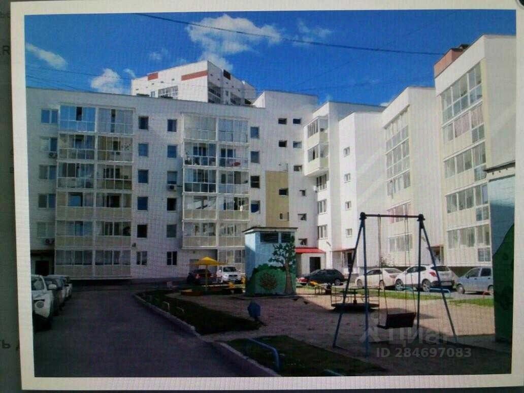 Гараж в аренду, 19 кв.м, Екатеринбург. Современный жилой комплекс с детской площадкой и парковкой. Удобное расположение.