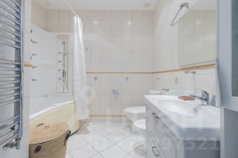 3-комн.кв., 70 м², этаж 3