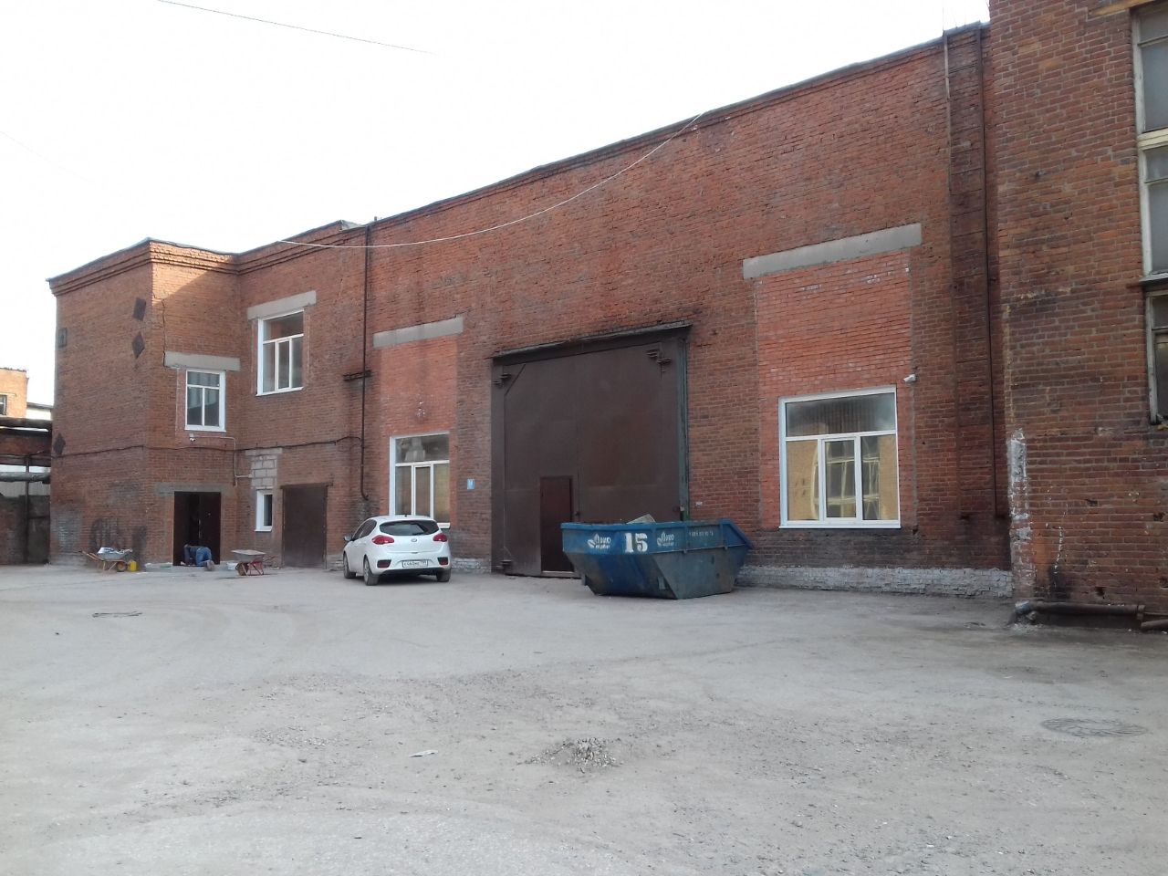 Складском комплексе Южнопортовая 32-36