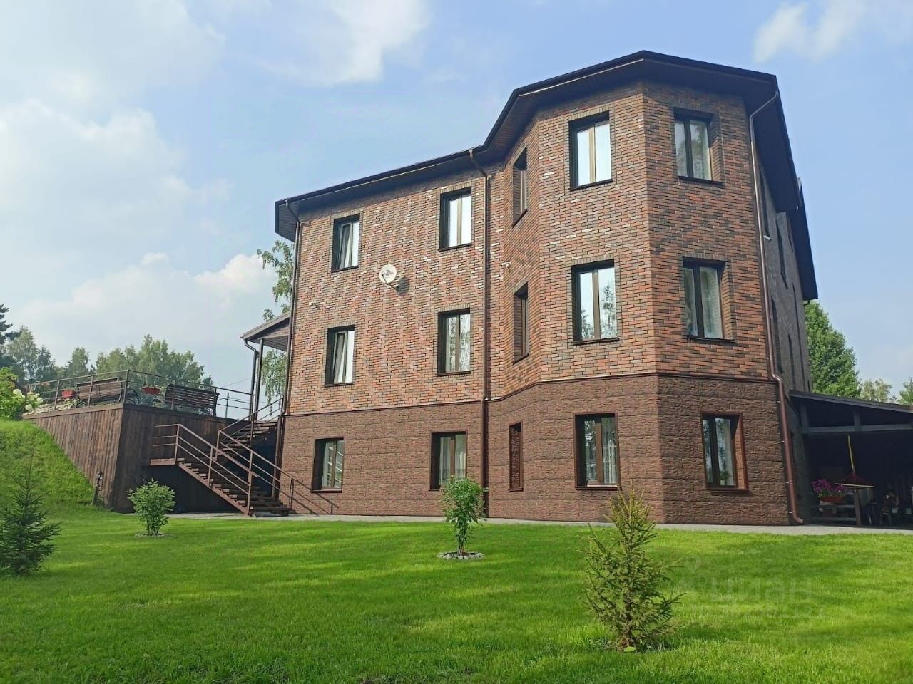 Продается3-этажныйдом,600м²