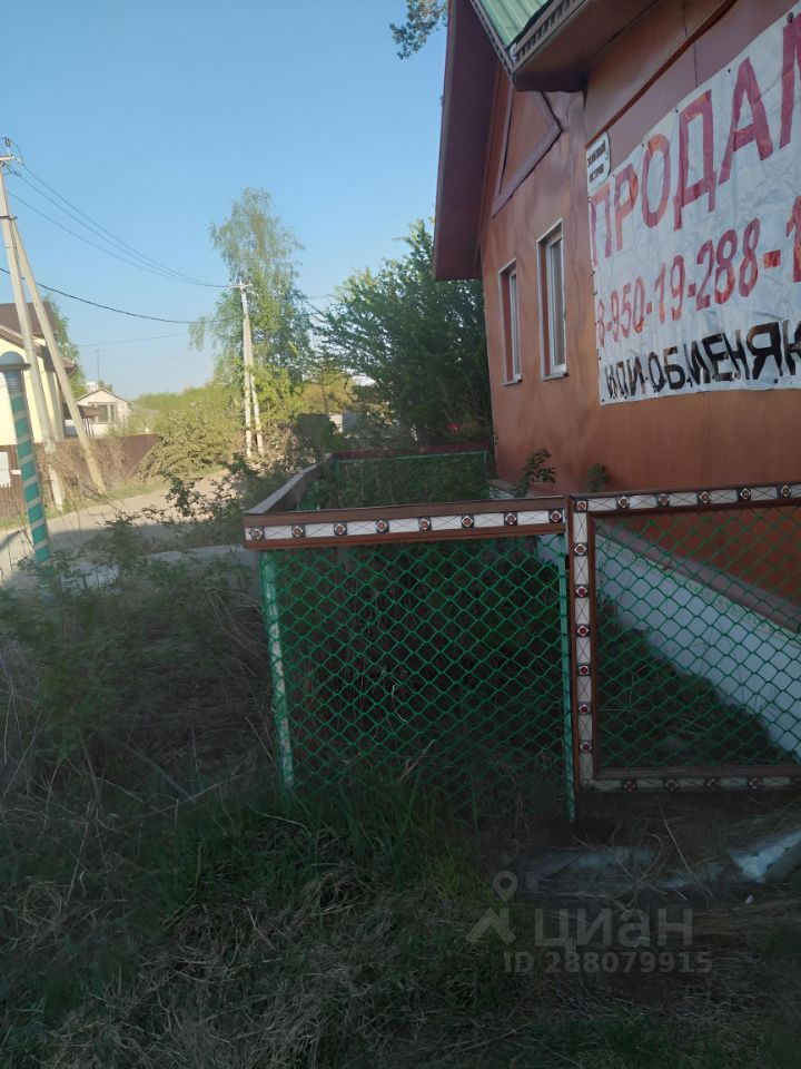 Продается дом в Екатеринбурге, площадь 40 кв.м. Участок огорожен, тихий район, рядом зелень. Без отделки, готов к ремонту.