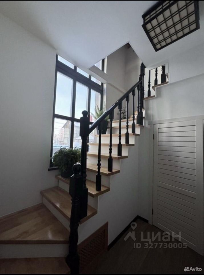 Дом в Ямало-Ненецкий АО, Ноябрьск ул. Интернационалистов, 33 (266 м²)