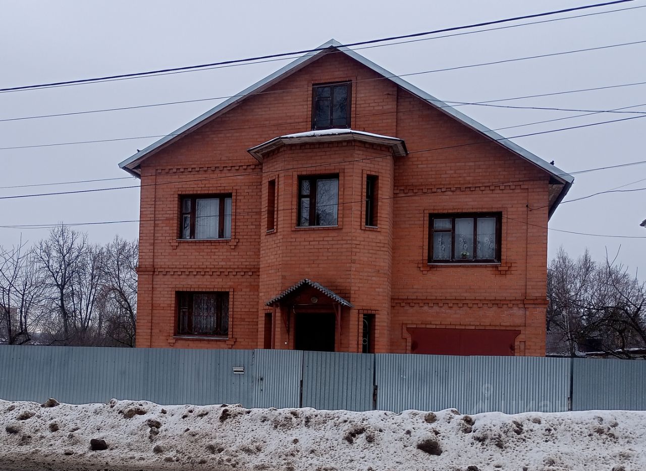 Купить дом с гаражом в Железногорске, продажа домов с гаражом и участком в  Железногорске. Найдено 6 объявлений.