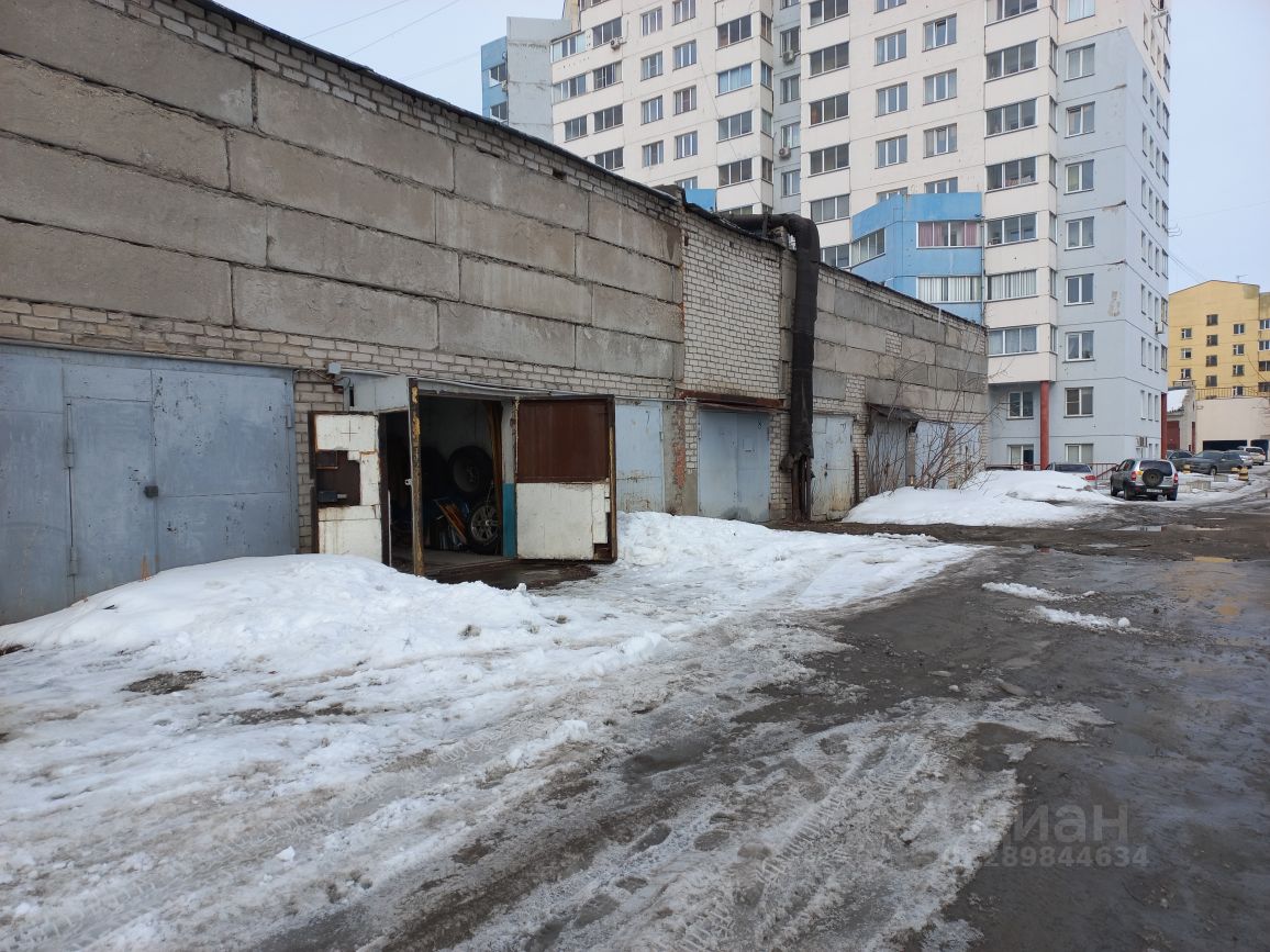 Гараж в Барнауле, общая площадь 18 кв.м. Удобное расположение, рядом многоквартирные дома. Идеально для хранения автомобиля.