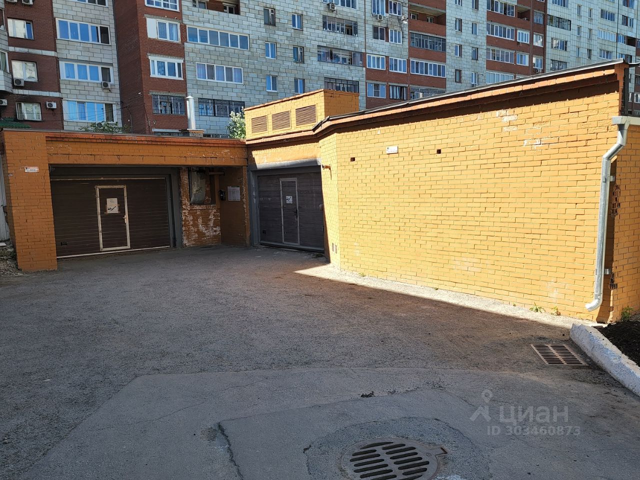 Сдается гараж в Екатеринбурге, площадь 16 кв.м. Удобное расположение, кирпичное строение, хорошие подъездные пути.