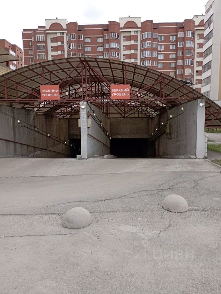 Продается гараж в Екатеринбурге, площадь 14.3 кв.м. Удобный подъезд, крытая парковка, многоуровневый комплекс.