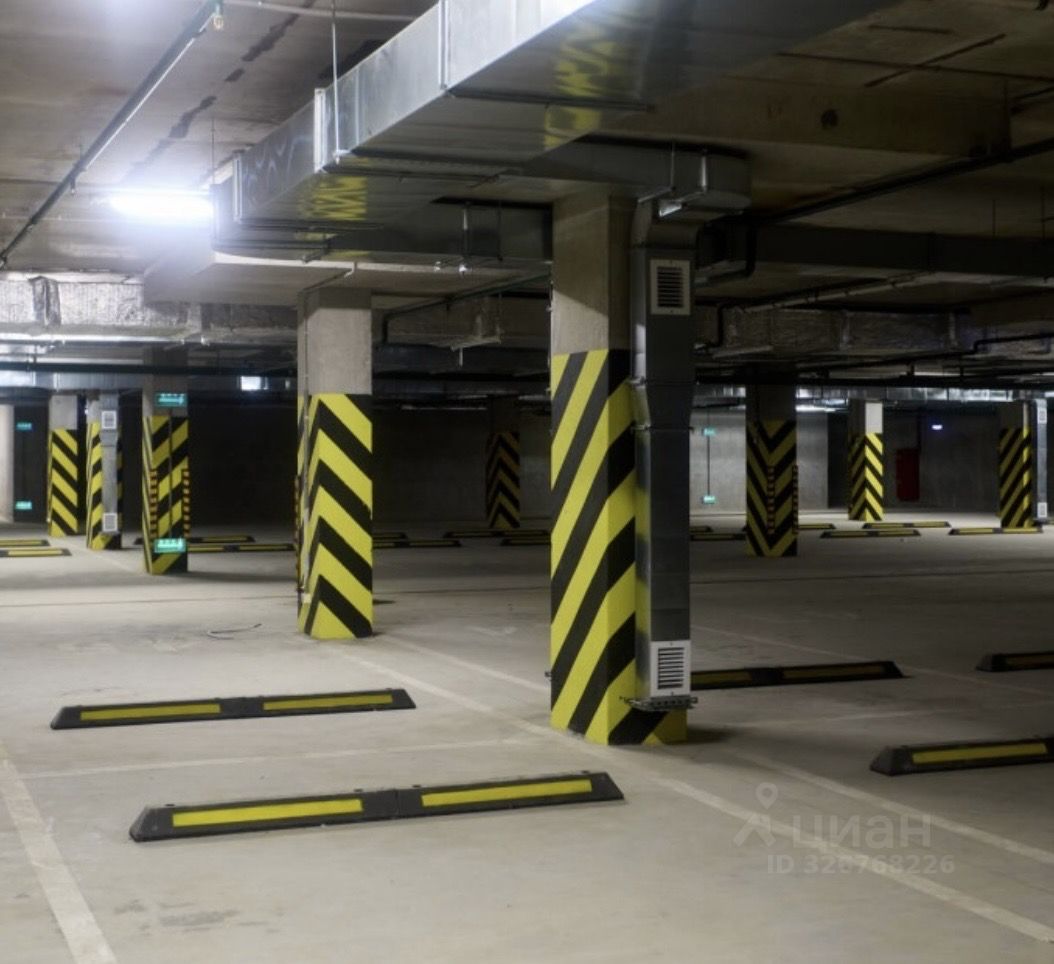 Сдаетсямашиноместо,13м²