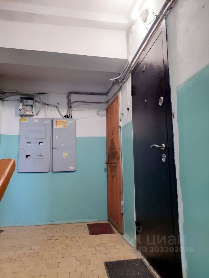 Продается комната в Екатеринбурге. Общая площадь 63 кв.м, кухня 6 кв.м. Без отделки. Этаж 2, 4 комнаты. Удобное расположение.