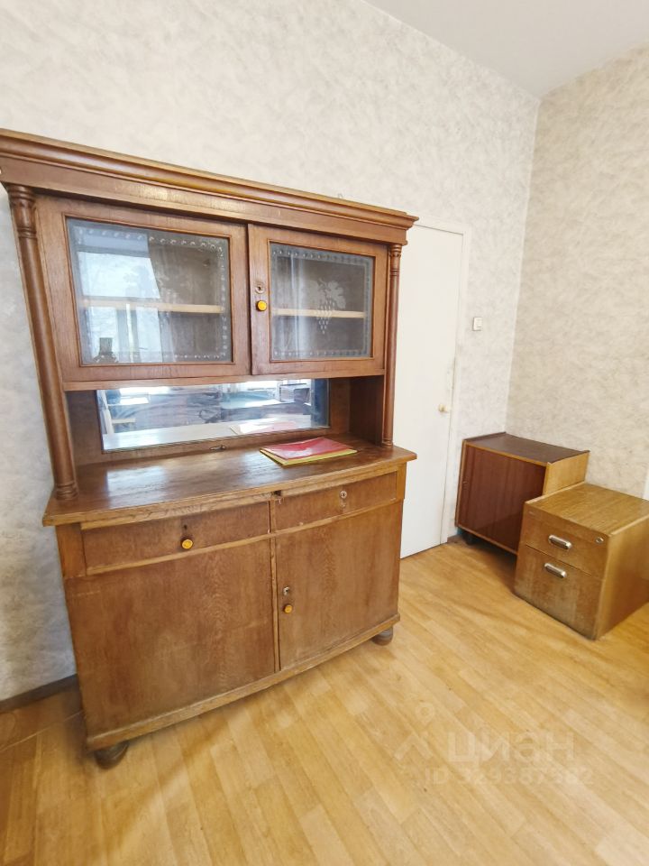 Комната, Москва