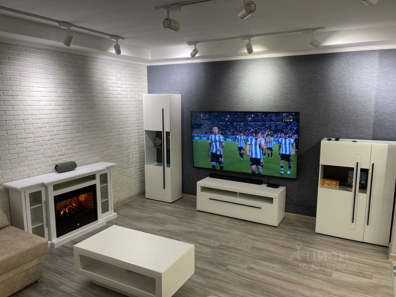 Коттедж в Ямало-Ненецкий АО, Новый Уренгой СМП-700 мкр, проезд Майский, 6 (273 м²)