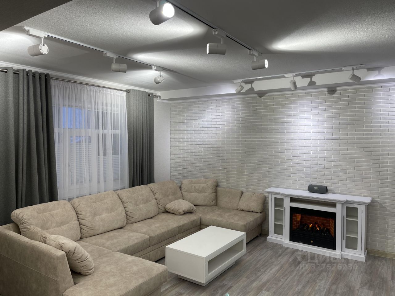 Коттедж в Ямало-Ненецкий АО, Новый Уренгой СМП-700 мкр, проезд Майский, 6 (273 м²)