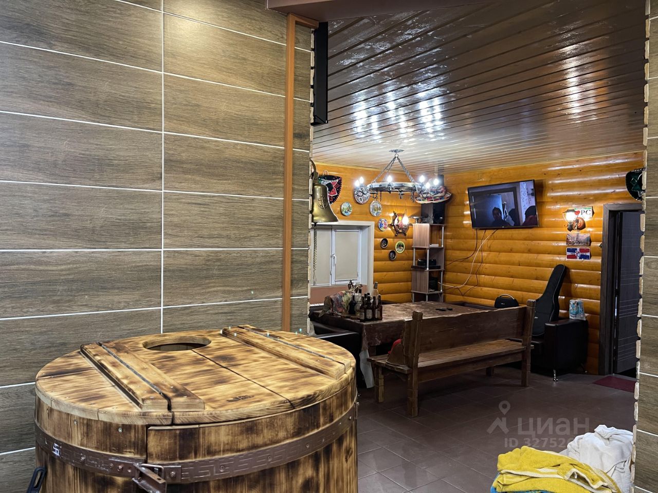 Коттедж в Ямало-Ненецкий АО, Новый Уренгой СМП-700 мкр, проезд Майский, 6 (273 м²)