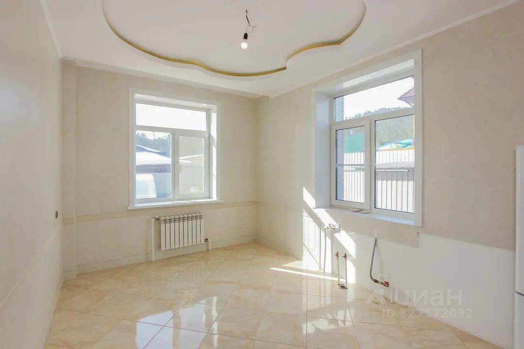 Коттедж в Бурятия, Улан-Удэ ул. Серебряная (272 м²)