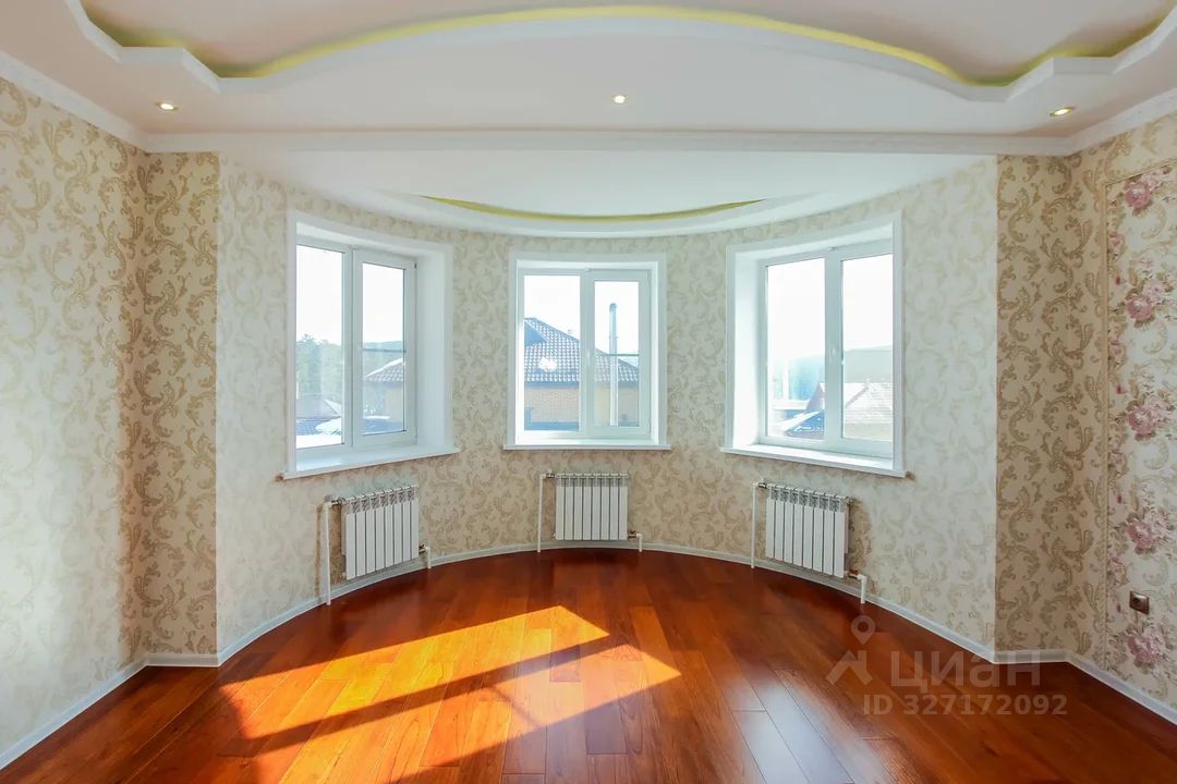 Коттедж в Бурятия, Улан-Удэ ул. Серебряная (272 м²)