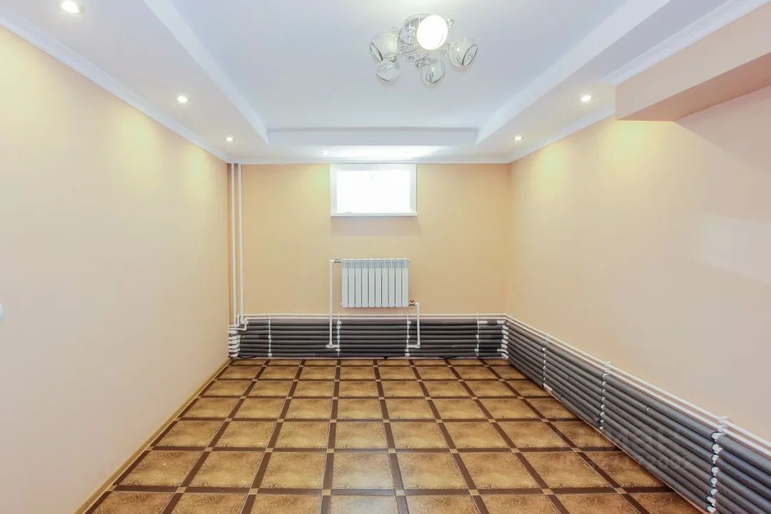 Коттедж в Бурятия, Улан-Удэ ул. Серебряная (272 м²)