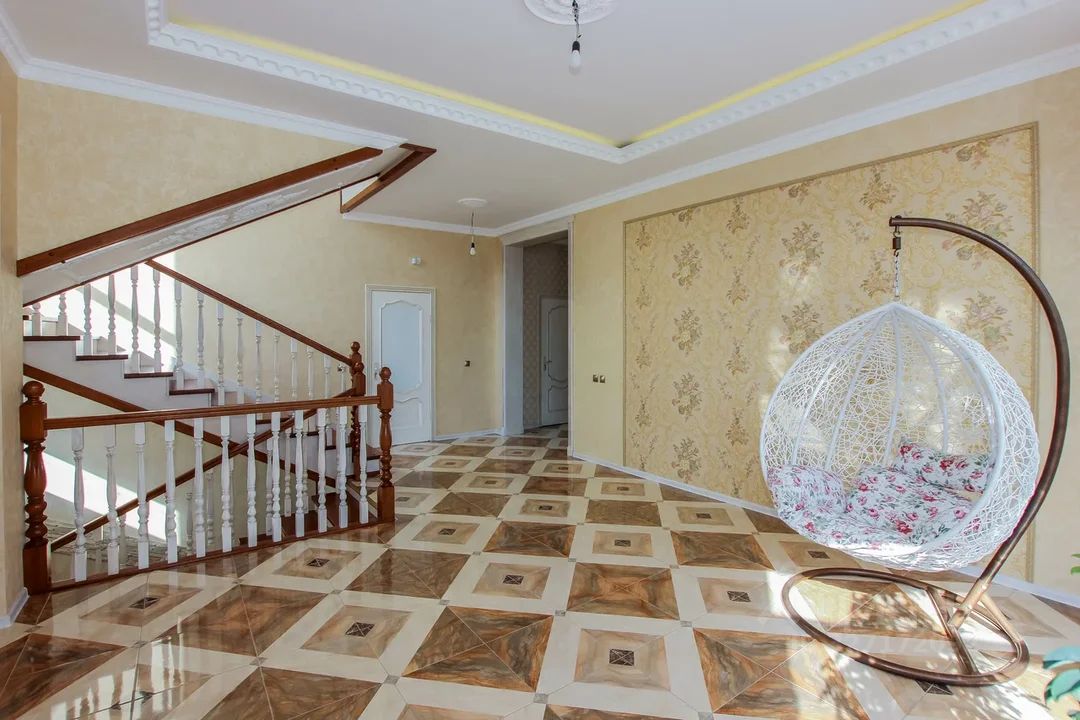 Коттедж в Бурятия, Улан-Удэ ул. Серебряная (272 м²)