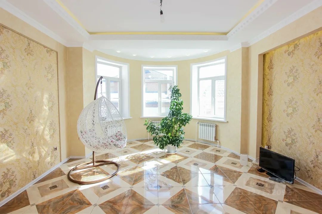 Коттедж в Бурятия, Улан-Удэ ул. Серебряная (272 м²)