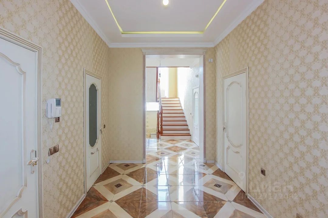 Коттедж в Бурятия, Улан-Удэ ул. Серебряная (272 м²)