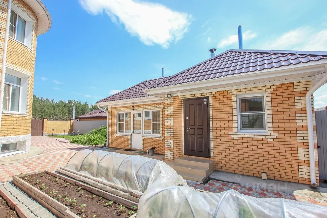 Коттедж в Бурятия, Улан-Удэ ул. Серебряная (272 м²)