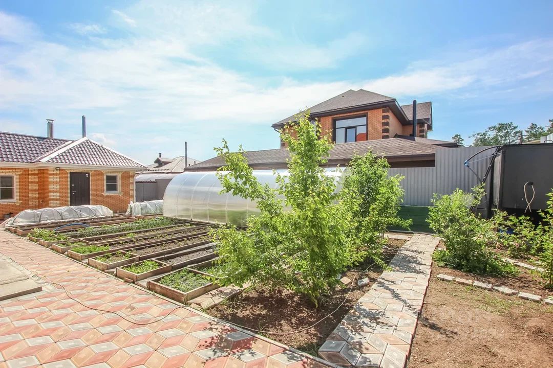 Коттедж в Бурятия, Улан-Удэ ул. Серебряная (272 м²)