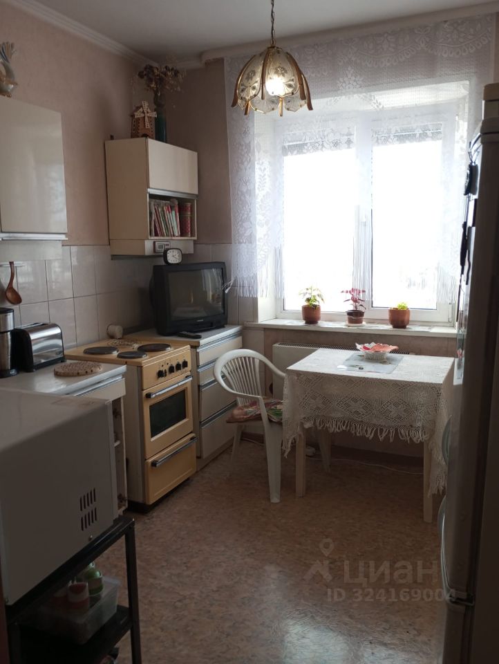 2-к кв. Кемеровская область, Прокопьевск Тырган мкр, 10-й мкр, 5 (50.1 м²)