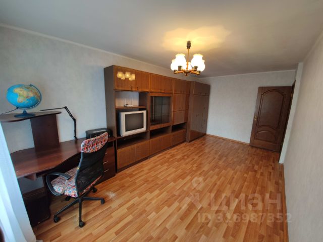 2-комн., 42 м², 2/5 этаж