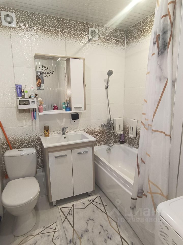 2-к кв. Ханты-Мансийский АО, Радужный 3-й мкр, 20 (47.0 м²)