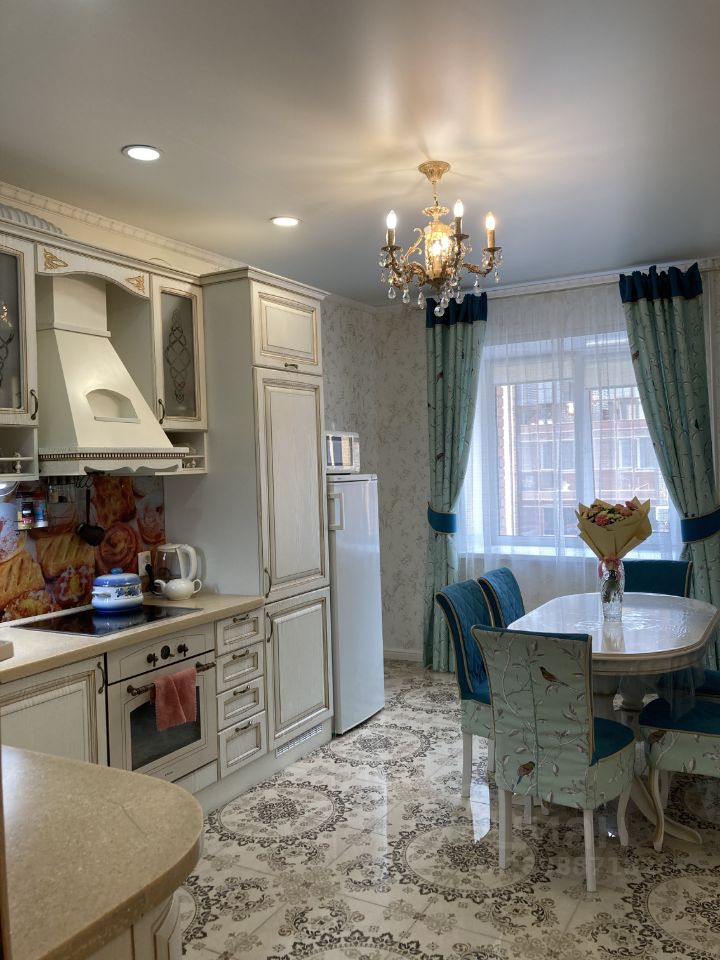 3-к кв. Хакасия, Абакан ул. Авиаторов, 4 (82.5 м²)