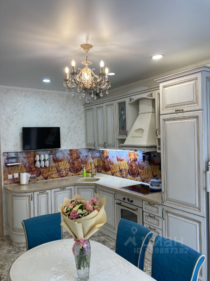 3-к кв. Хакасия, Абакан ул. Авиаторов, 4 (82.5 м²)