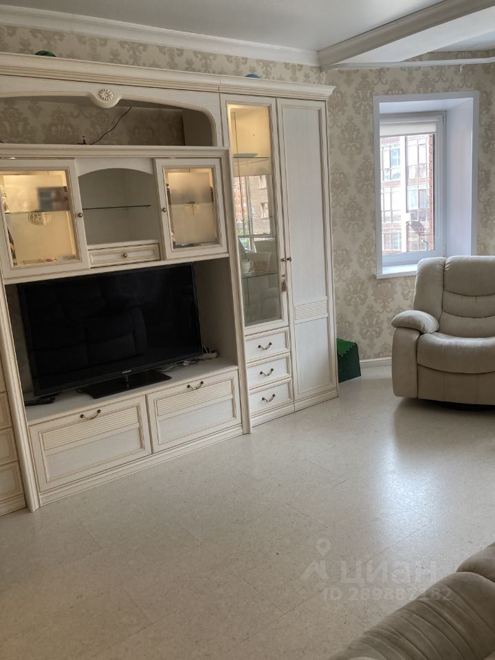 3-к кв. Хакасия, Абакан ул. Авиаторов, 4 (82.5 м²)