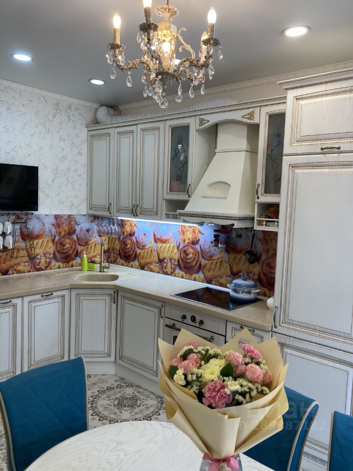 3-к кв. Хакасия, Абакан ул. Авиаторов, 4 (82.5 м²)