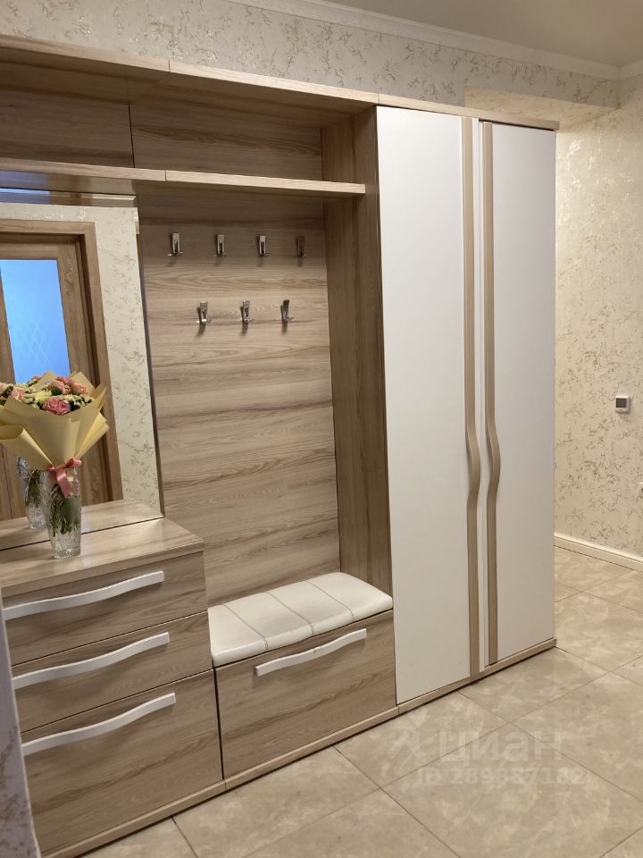 3-к кв. Хакасия, Абакан ул. Авиаторов, 4 (82.5 м²)