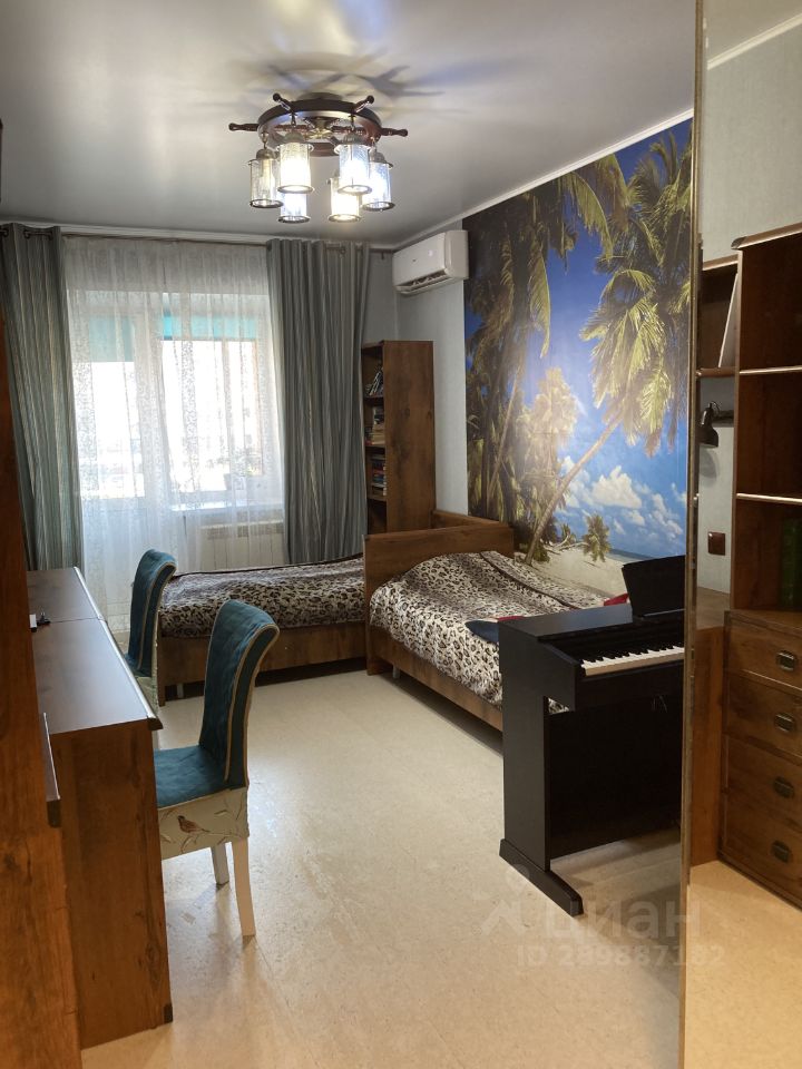 3-к кв. Хакасия, Абакан ул. Авиаторов, 4 (82.5 м²)