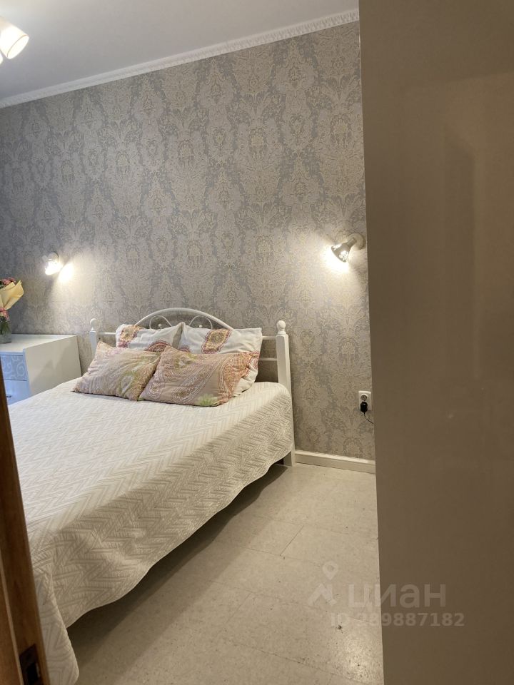 3-к кв. Хакасия, Абакан ул. Авиаторов, 4 (82.5 м²)