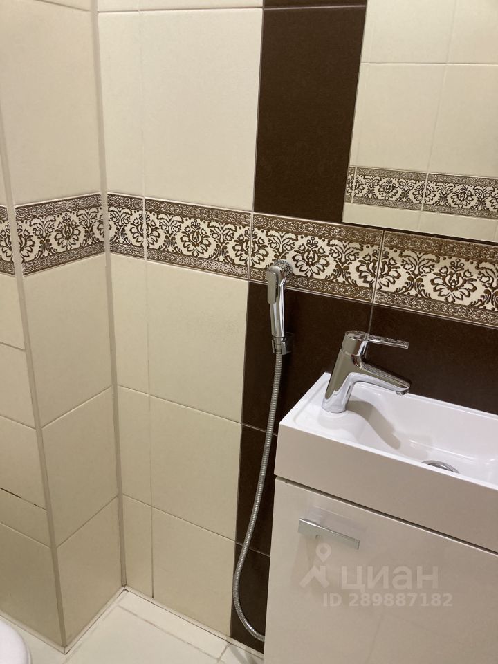 3-к кв. Хакасия, Абакан ул. Авиаторов, 4 (82.5 м²)