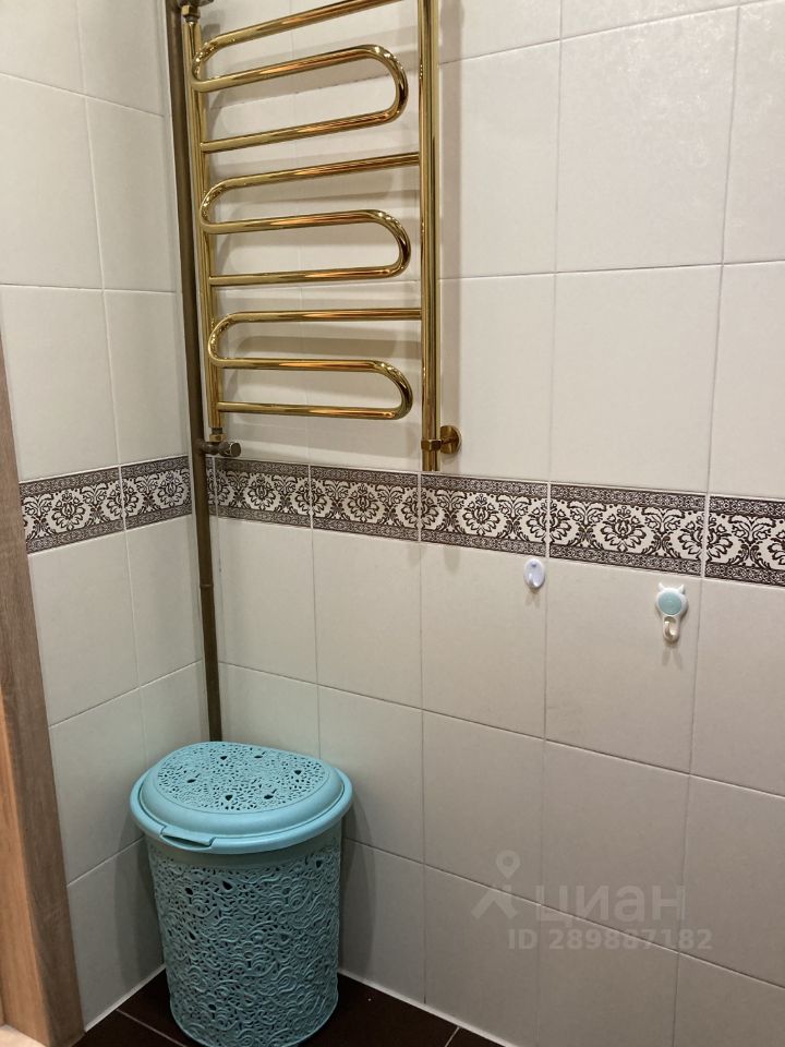 3-к кв. Хакасия, Абакан ул. Авиаторов, 4 (82.5 м²)