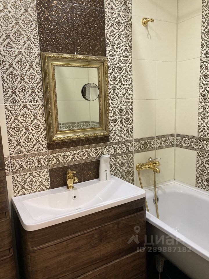 3-к кв. Хакасия, Абакан ул. Авиаторов, 4 (82.5 м²)