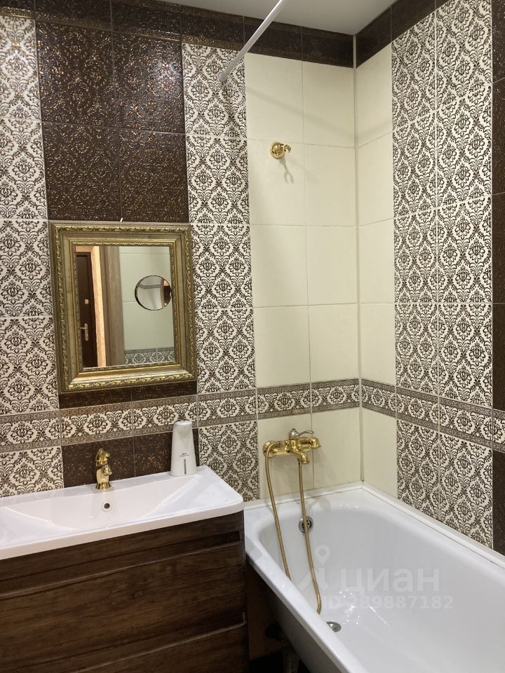 3-к кв. Хакасия, Абакан ул. Авиаторов, 4 (82.5 м²)